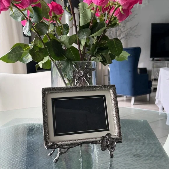 Classic Floral Silver Photo Frame - Silver MICHAEL ARAM - Picture 8 of 9
